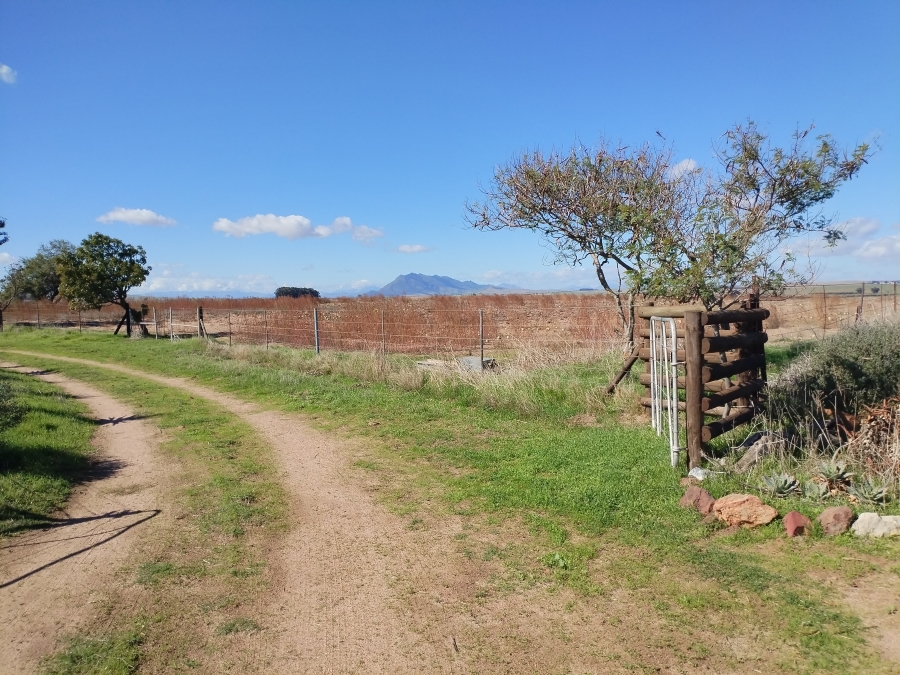 4 Bedroom Property for Sale in Ruststasie Western Cape